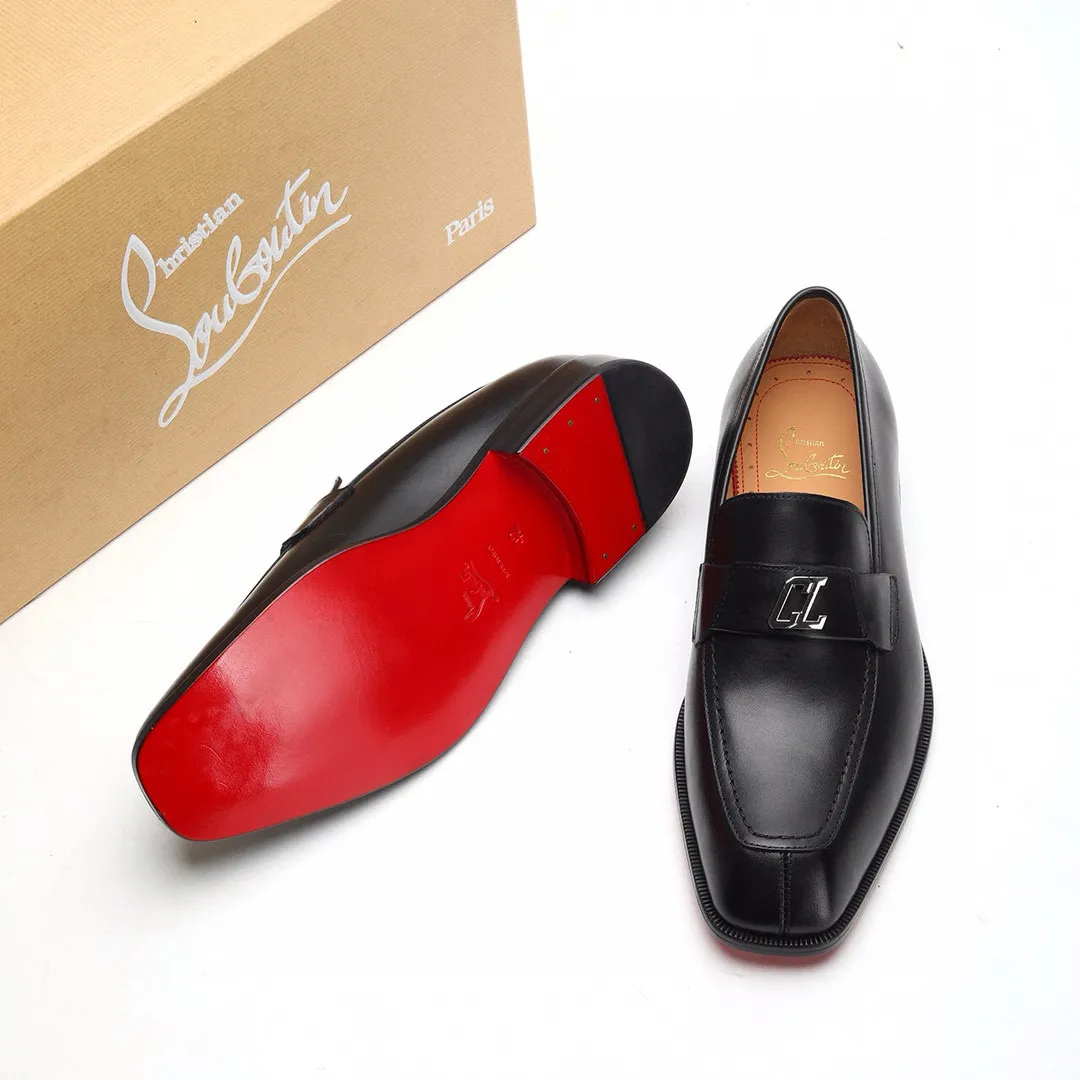Batch 1,080 yuan 💰••New real shots••CL～High-end men’s 👔casual•loafers with red soles! ••🆑Genuine and top-quality goods from original orders ••✅💯 Purchase goods from top-quality original orders! Original imported patterned cowhide ➕Imported cowhide lining ➕Cowhide feet ➕Original leather outsole~🉑️Feel free to compare the authentic ones! Size: 38-44 (45.46.47 can be customized)
